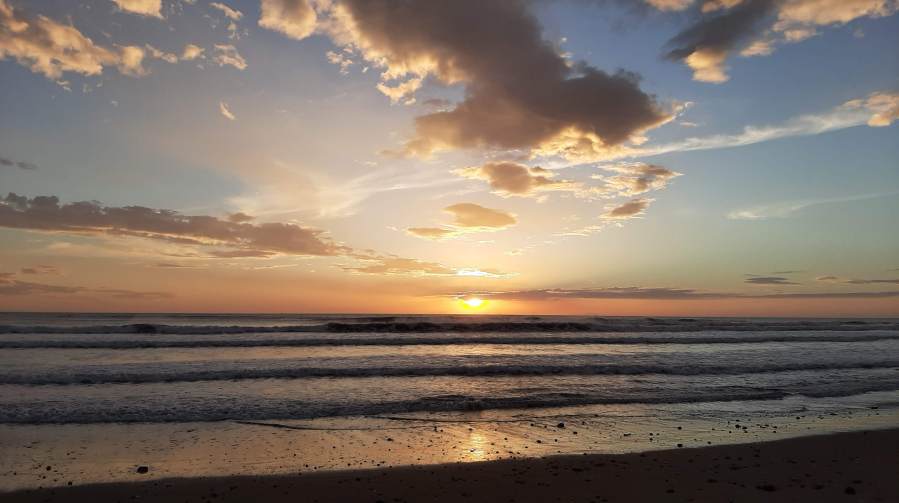 Luz de la tarde sobre el Pacífico en Finca del Mar