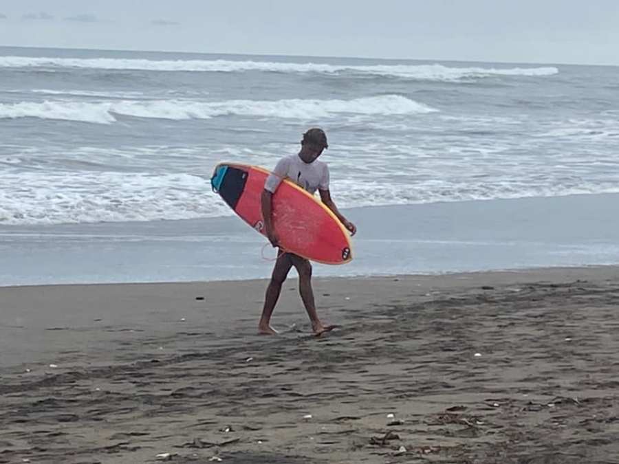 Surf en Playa San Diego