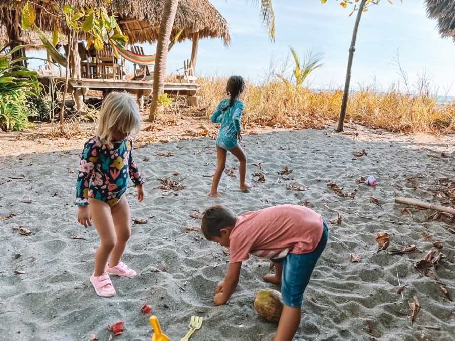 Nature and beach at the Finca del Mar eco-community
