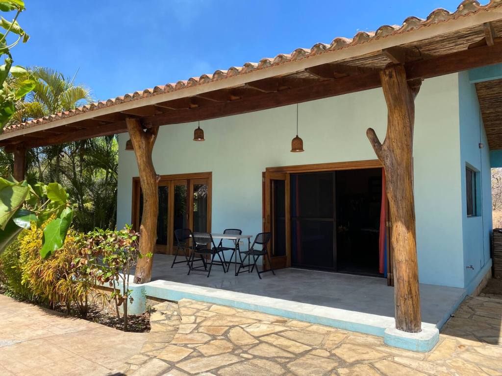 Casa Ola en Finca del Mar, casa de playa con piscina y palapa
