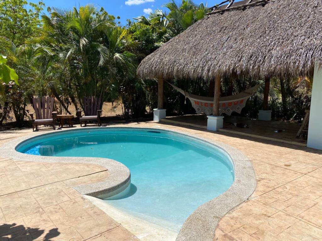 Casa Ola en Finca del Mar, casa de playa con piscina y palapa